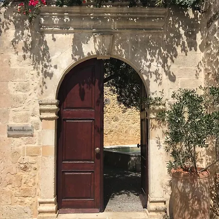 Historic Venetian Castle Ideal For Family Events! *