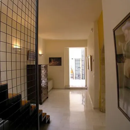 Historic Venetian Castle Ideal For Family Events!