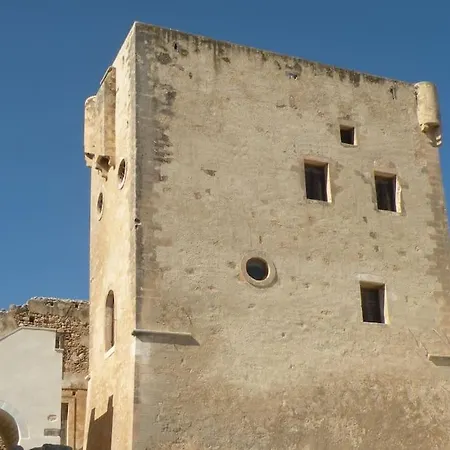 Historic Venetian Castle Ideal For Family Events! Villa