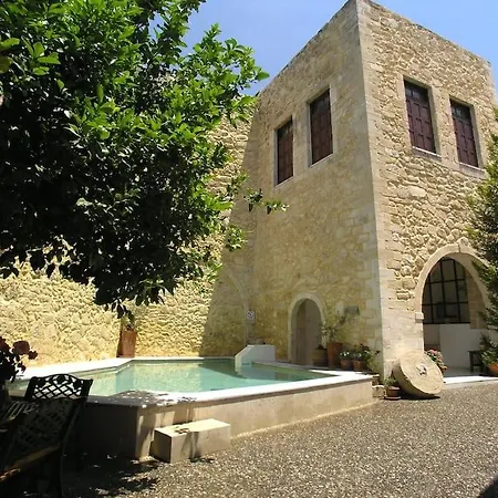 Historic Venetian Castle Ideal For Family Events! * Maroulas