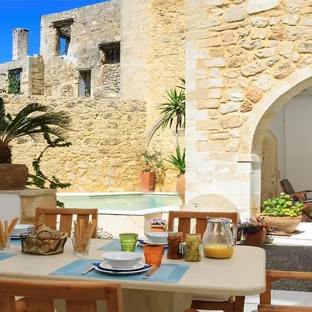 Historic Venetian Castle Ideal For Family Events! Villa